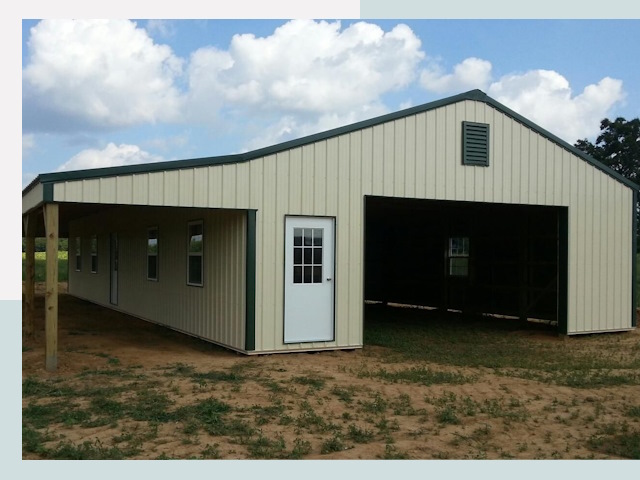 Строительство конюшен в Партизанске